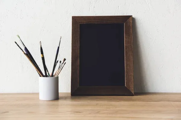 marco de madera minimalista