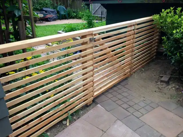 Cómo integrar rejas de madera para jardín sin perder estilo