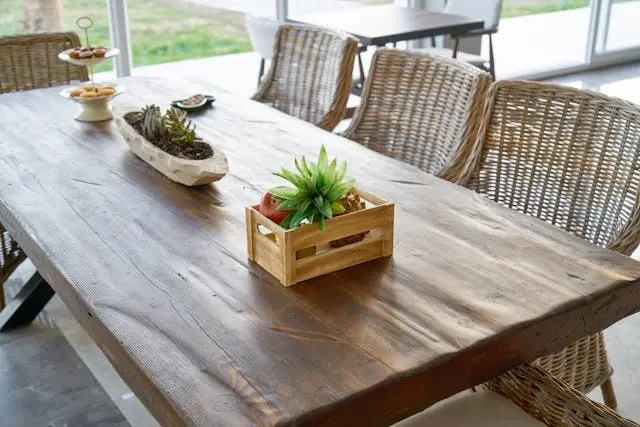 mesa de comedor de madera
