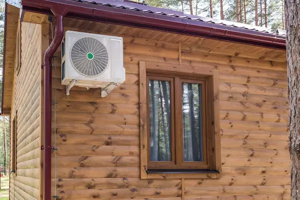 aire acondicionado en Coyhaique instalado en vivienda de madera