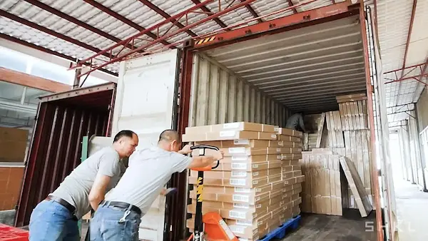 Principales desafíos al importar muebles a Chile