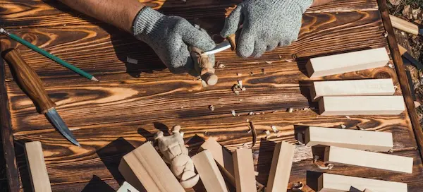 Qué se debe considerar al elegir madera para tallar
